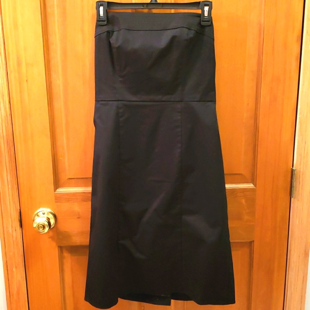 LITTLE BLACK DRESS! STRAPLESS & taylored with inner elastic support Sz 10